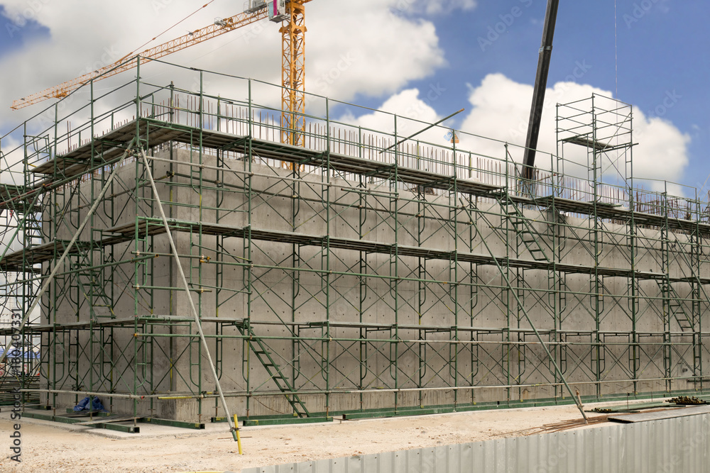 concrete water tank industry in construction site and scaffolding foto