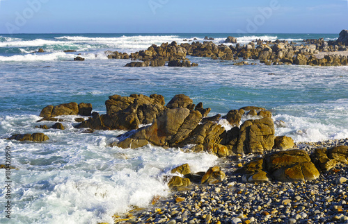 アフリカ大陸最南端の地、アグラス岬の海-2