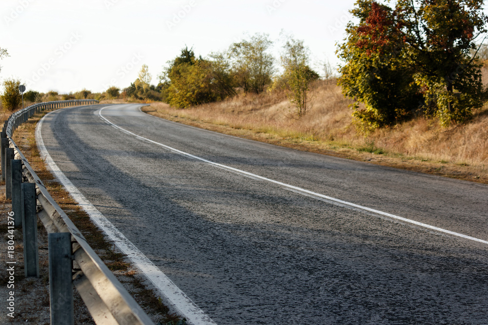Fototapeta premium Sharp road turn