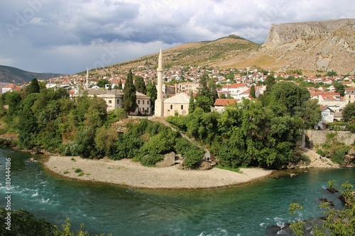 Bild auf Leinwand Panoramic view of the old town of Mostar and the river Neretva