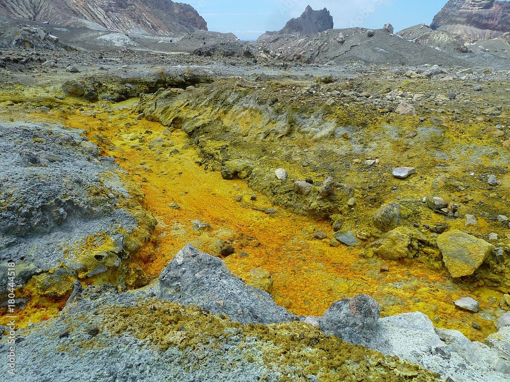 Obraz premium on activ volcano white island offshore geotermal area, New Zealand