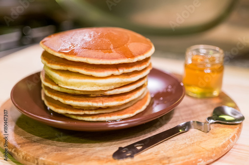 american pancakes with honey 