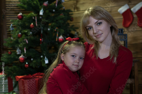 Mom and daughter meet a happy Christmas