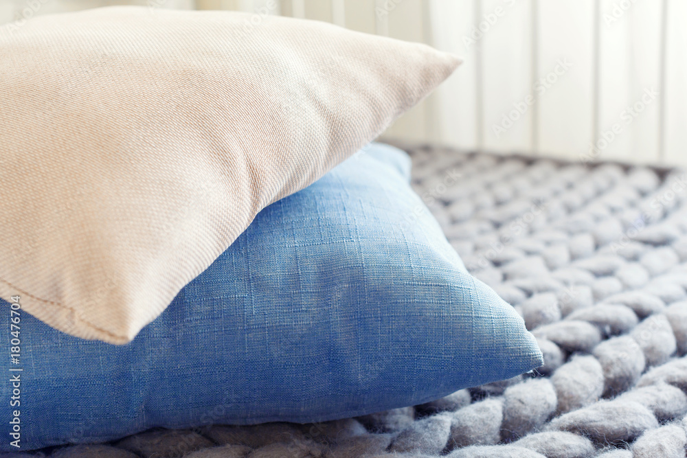 Grey knit giant plaid with pillows Grey knit giant plaid with pillows