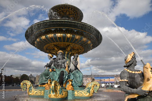 Fontaine de la place de la Concorde à Paris, France