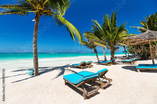 Perfect tropical beach © BlueOrange Studio