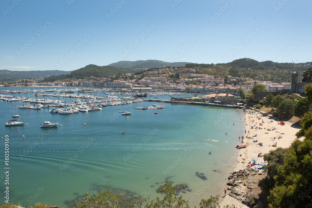 Views of Baiona from its fortress