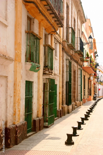 Fototapeta Naklejka Na Ścianę i Meble -  Calle en Puerto de Santa Maria, Cadiz (España)