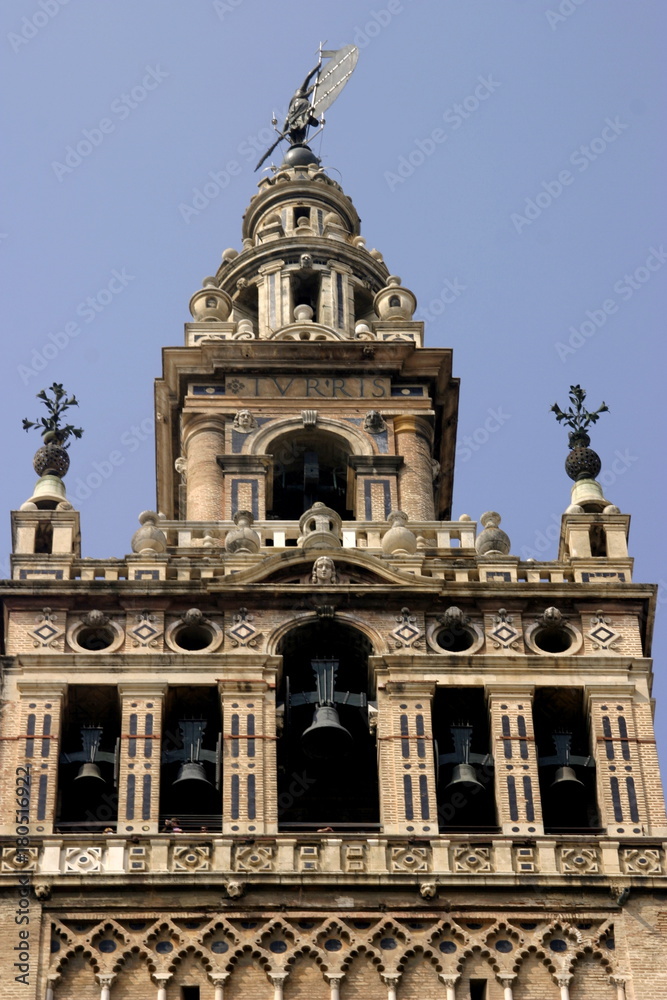 Giralda es una torre campanario de la Catedral  de Sevilla (Andalucía,España)
