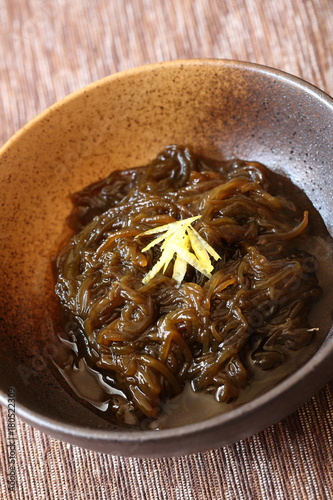 もずく酢　Mozuku seaweed with vinegar