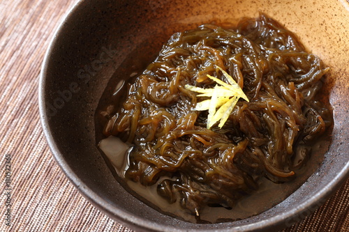 もずく酢　Mozuku seaweed with vinegar photo