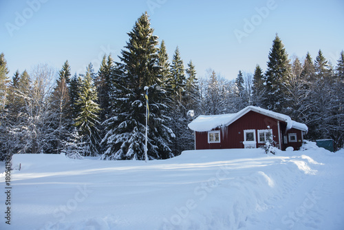 A little house in a winter scenery © Jonas