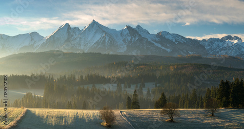 Fototapeta Naklejka Na Ścianę i Meble -  Autumn Panorama of the High Tatras,Poland
