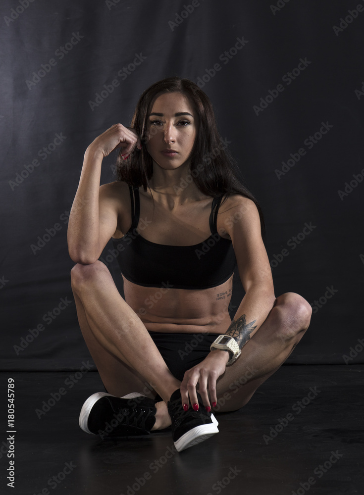 Beautiful athletic girl
Beautiful athletic girl