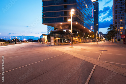 Photography Wien and its construction by night