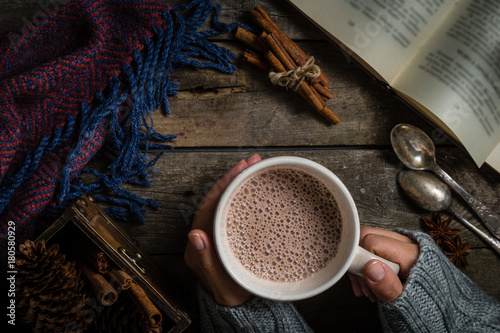 Valokuva Winter hot chocolate on rustic background