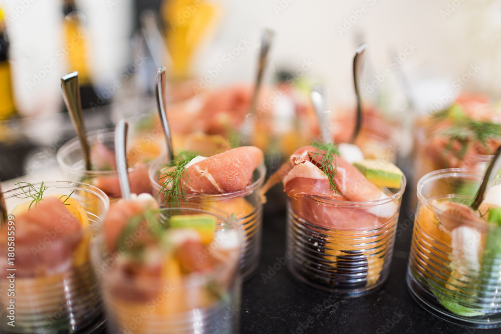 Finger food aperitivo per evento, matrimonio, cerimonia. Cibo italiano per  feste, catering, sfizioso, delicato Stock Photo | Adobe Stock