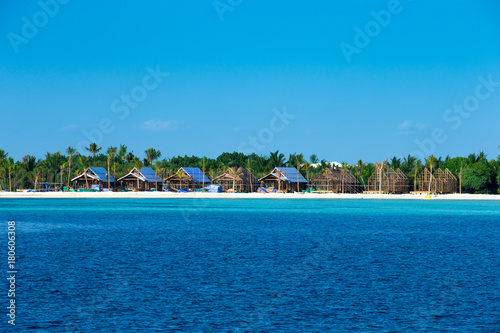 Maldives beach © Pakhnyushchyy
