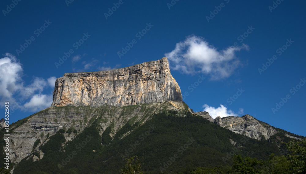 Le mont Aiguille à Saint-Martin-de-Clelles, Isère, France