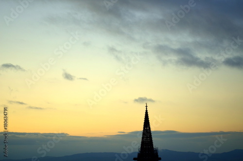 Spitze des Münsterturms in der Dämmerung © christiane65