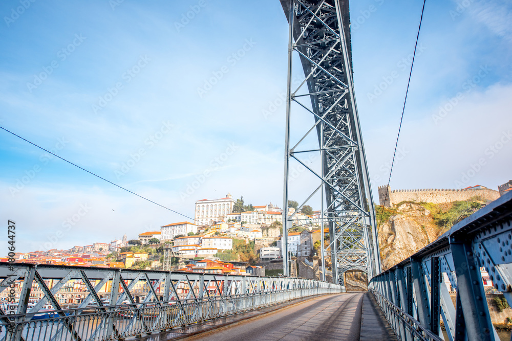 Fototapeta premium View on the famous Luis iron bridge during the morning light in Porto, Portugal