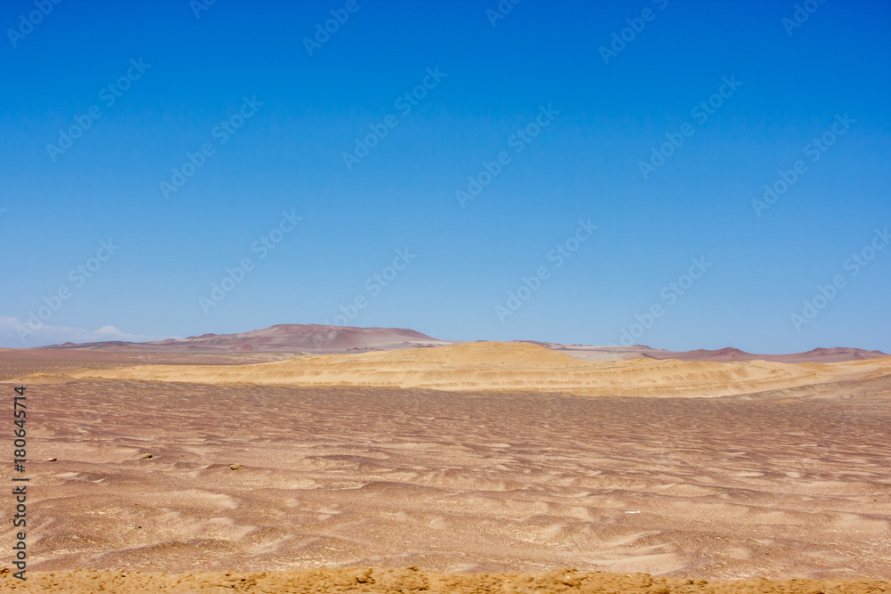 Naklejka premium Sand dunes in the Paracas Peninsula Reserve, Peru
