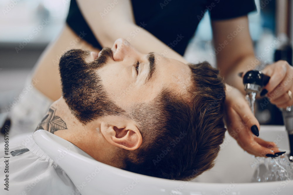 guy in the barbercos guy in the barbercos