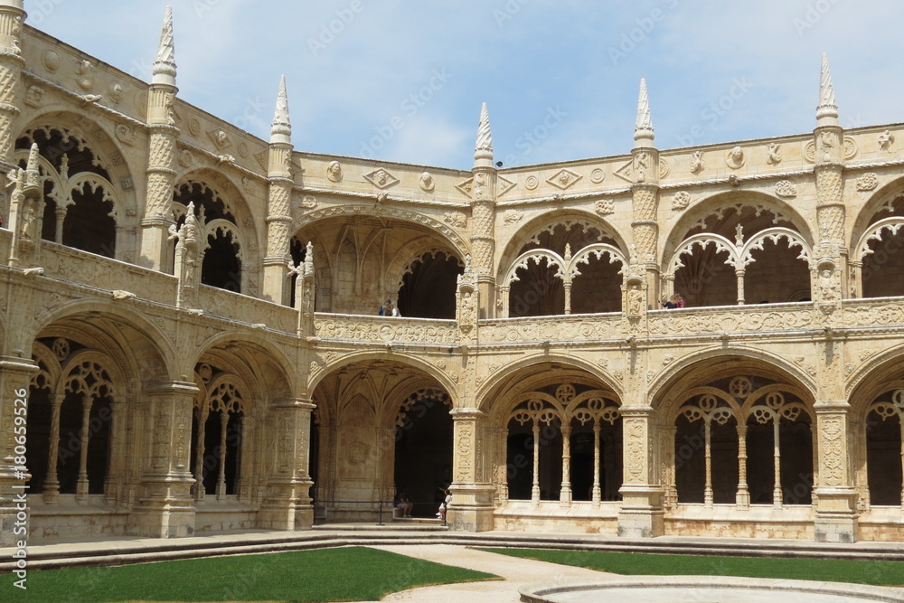 Portugal - Lisbonne - Monastère des Hiéronymites Cloitre
