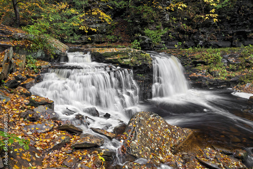 Fototapeta Naklejka Na Ścianę i Meble -  Cayuga Falls - Ricketts Glen, Pennsylvania