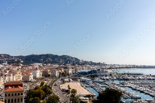 Fototapeta Naklejka Na Ścianę i Meble -  view on french riviera with yachts in Cannes city