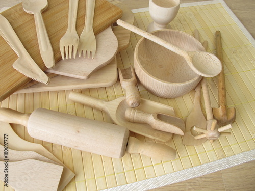 Plastikfreie Küchenutensilien aus Holz