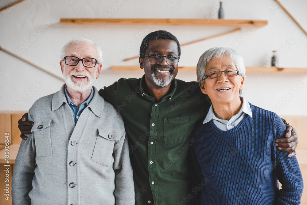 © LIGHTFIELD STUDIOS - embracing senior friends