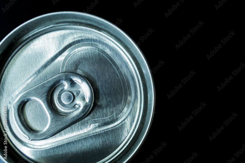 Closed beverage can with stay-tab mechanism Closed beverage can with stay-tab mechanism