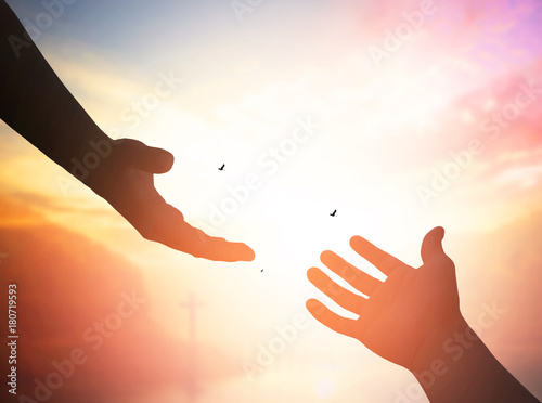 Cuadro en lienzo silhouette of helping hand concept and international day of peace