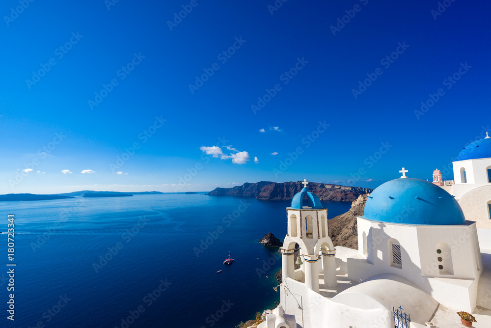 Obraz premium View on Oia in Santorini