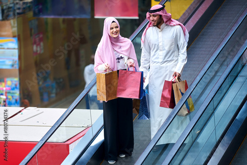 Young muslim couple shopping