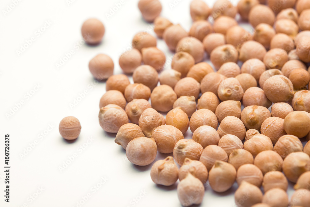 Close-up photo close-up seeds of chickpeas on a white background Close-up photo close-up seeds of chickpeas on a white background