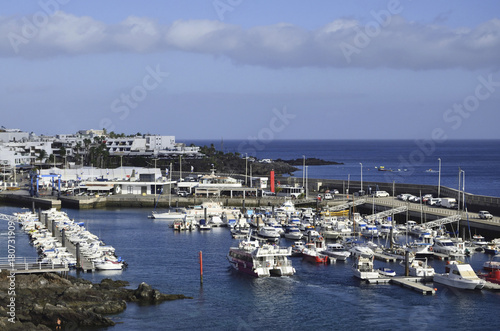Hafen in Puerto Del Carmen, Lanzarote © traveldia