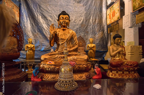 Buddha statues in Temple of the Tooth