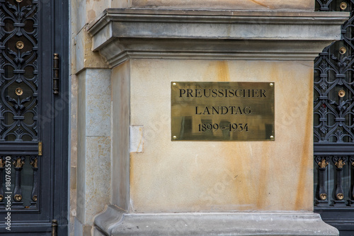 Schild am Eingang Preussischer Landtag, Berlin