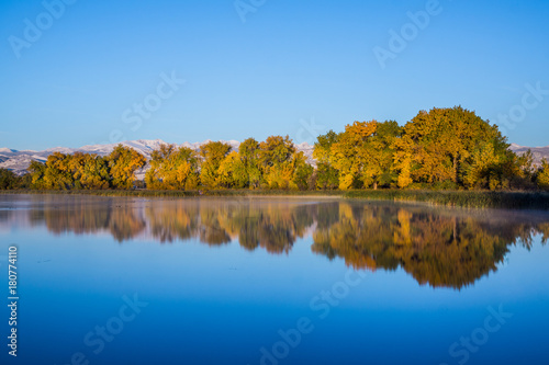 Fall colors © EG Images