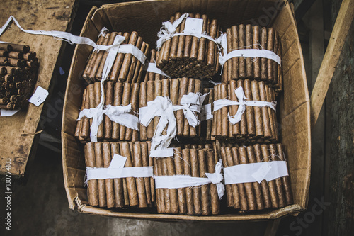 Traditional manufacture of cigars