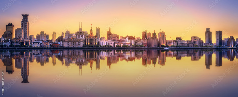 Fototapeta premium Shanghai skyline cityscape