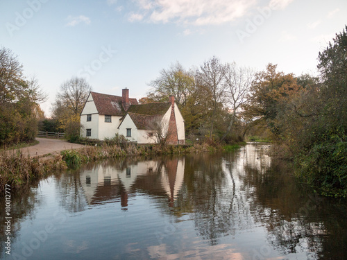 Willy lotts flatford mill cottage constable country haywain painting river
