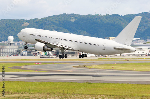 飛行機の離陸 -大阪国際空港-