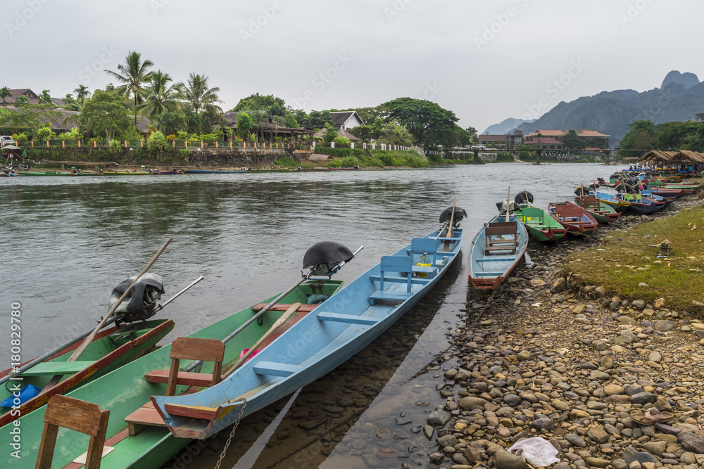 Obraz premium Vangvieng tour boat for service