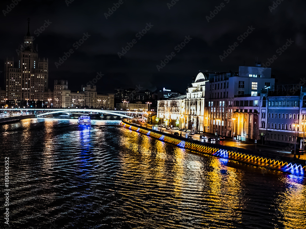 night time city moscow kremlin traffic bridge over the river