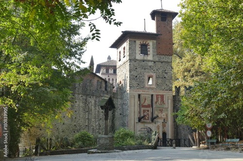 Torino - ponte levatoio all'ingresso del Borgo Medioevale