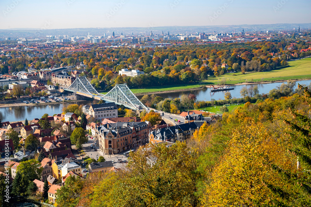 Obraz premium Blaues Wunder und Loschwitz/Blasewitz Dresden