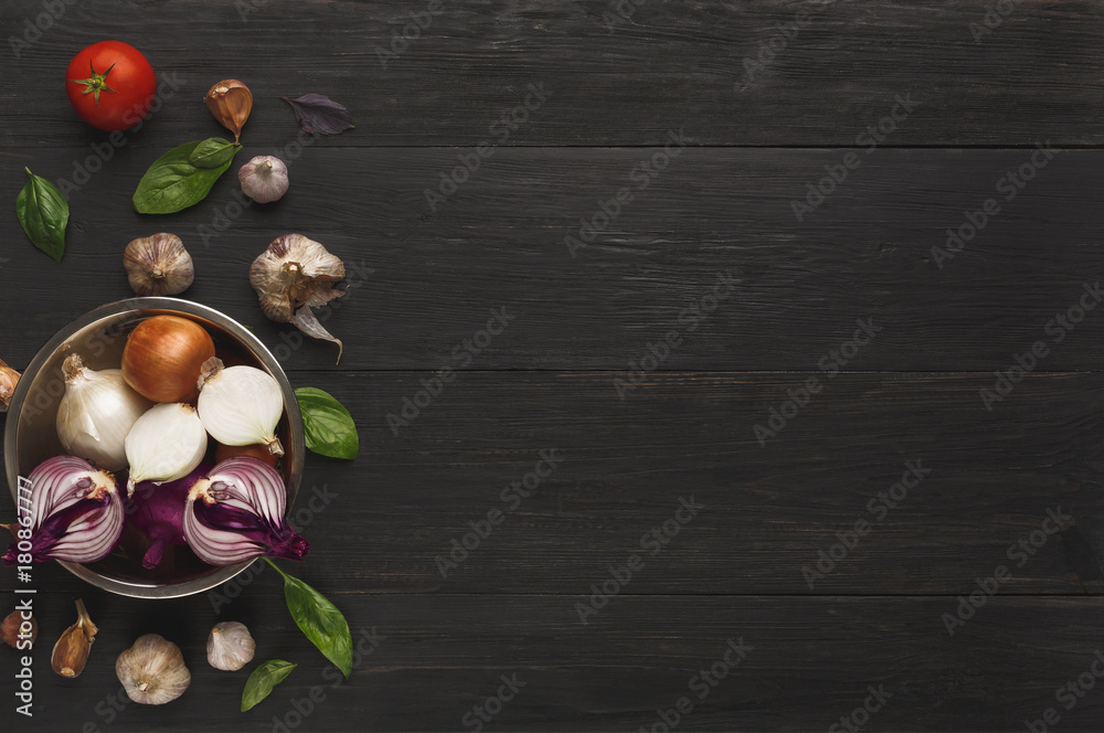 Naklejka premium Border of fresh vegetables on wooden background